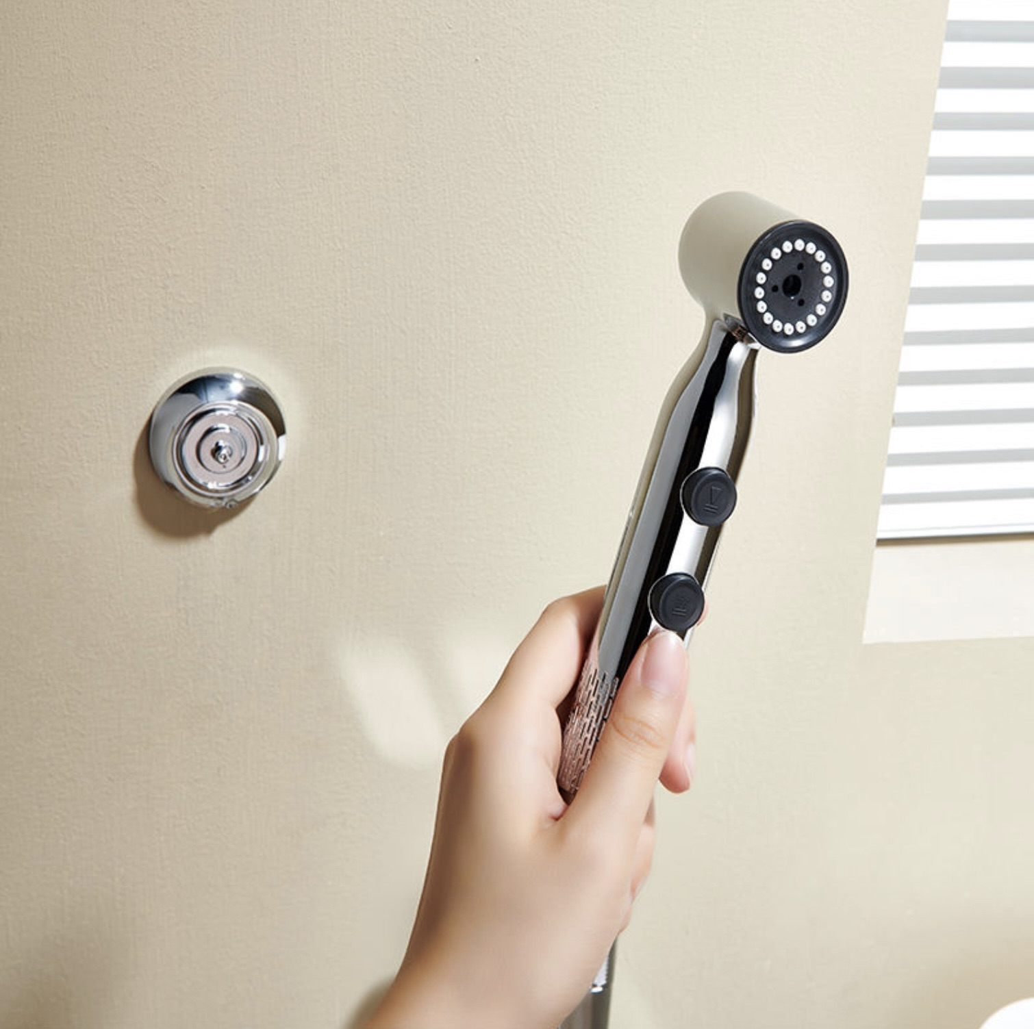 Flow Neck Abs With 1 Mtr SS-304 Tube + Hook - Image 3